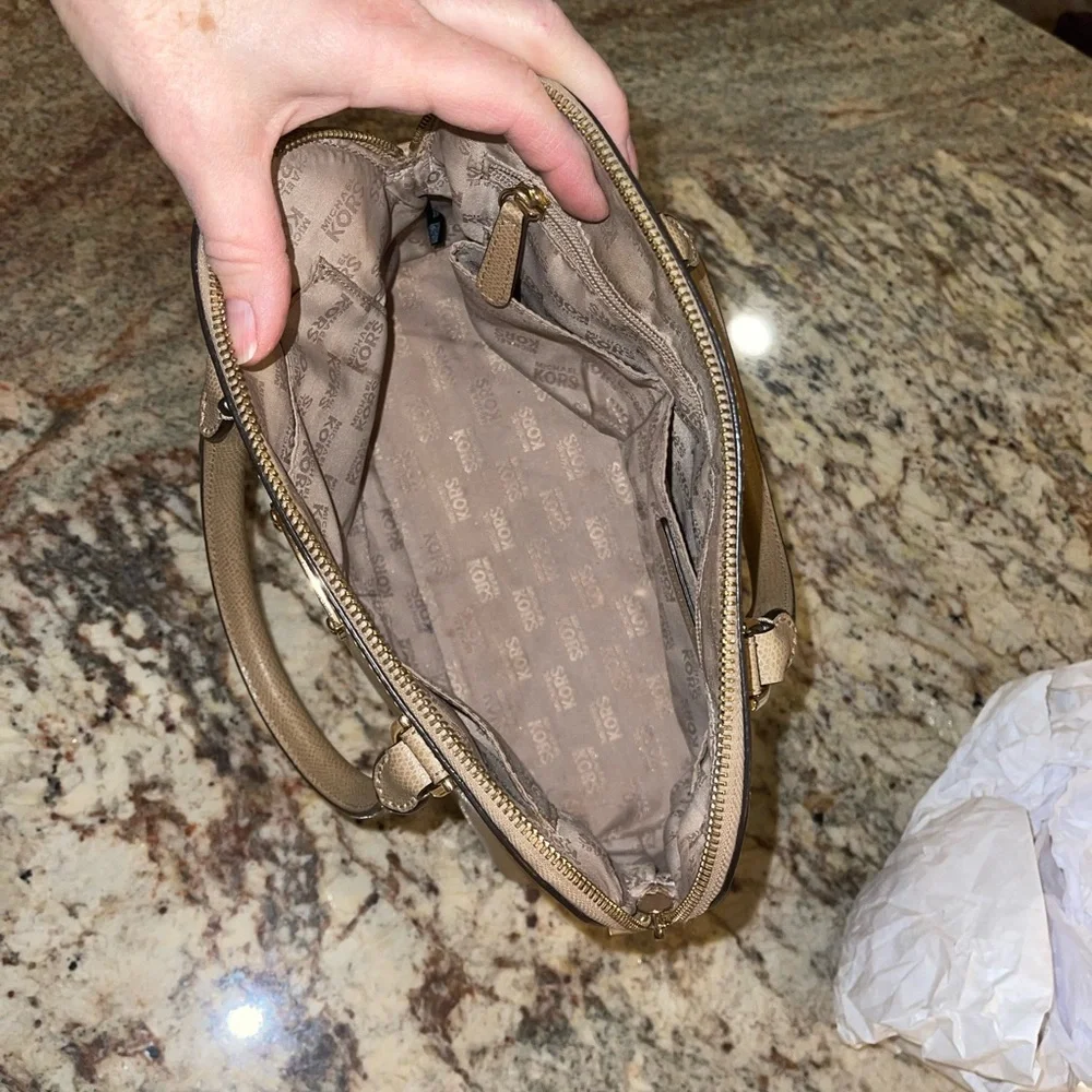 Michael Kors Cindy dome satchel - Picture 6 of 7